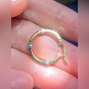 Elegant 14 k (585) Single Gold Hoop Earring with White Gold Accents